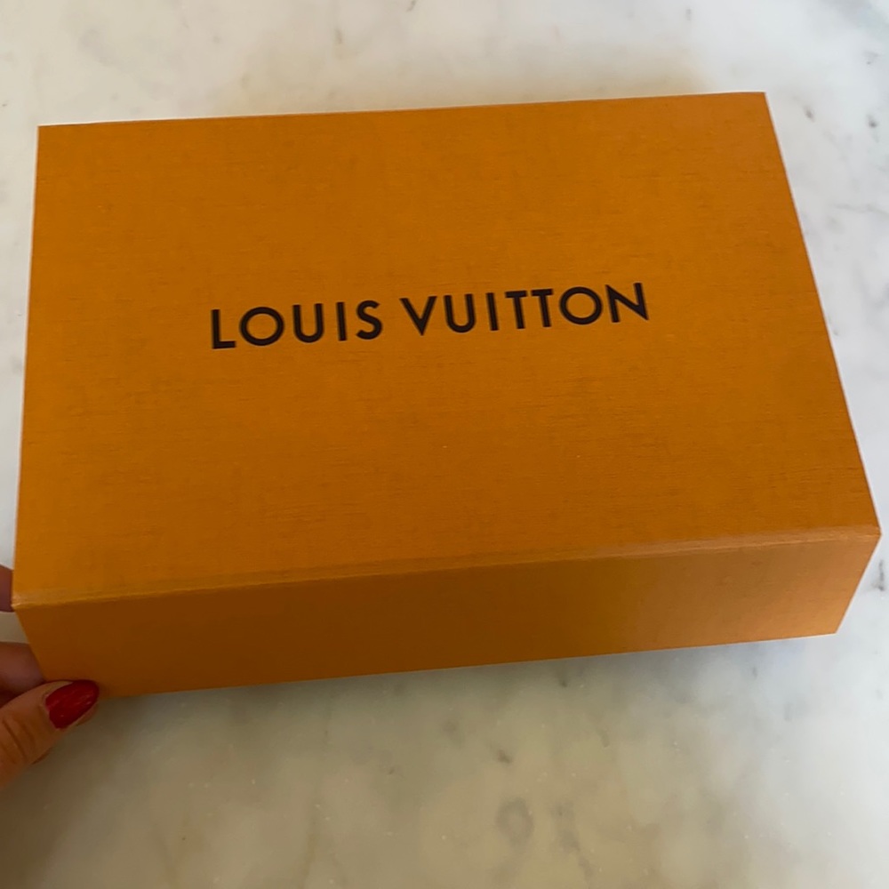 Louis Vuitton box